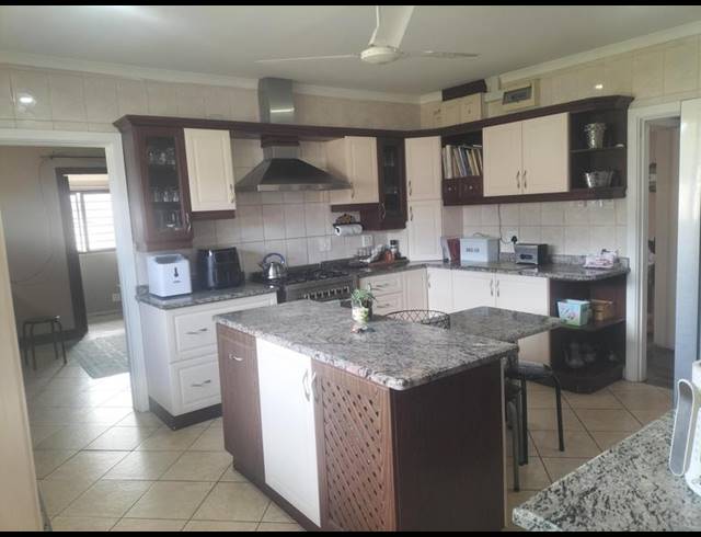 3 BEDROOM HOUSE FOR SALE IN BLUFF